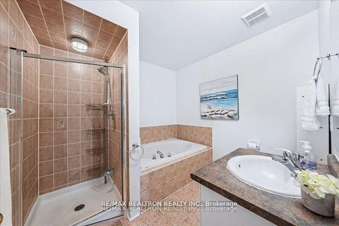 Photo 25 at 63 Carousel Crescent, Oak Ridges Lake Wilcox, Richmond Hill