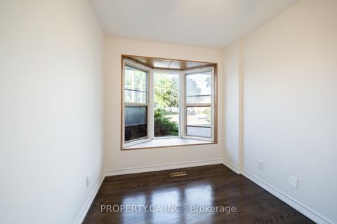 Photo 1 at 98 Tanjoe Crescent, Newtonbrook West, Toronto