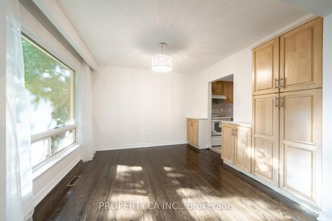 Photo 7 at 98 Tanjoe Crescent, Newtonbrook West, Toronto