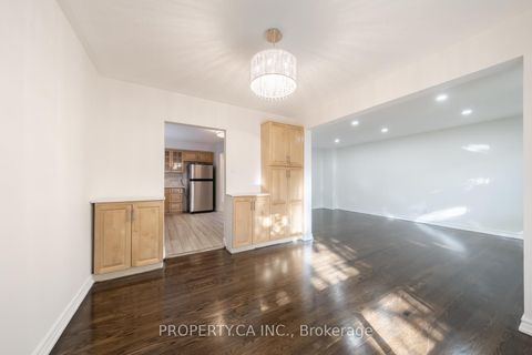 Photo 9 at 98 Tanjoe Crescent, Newtonbrook West, Toronto