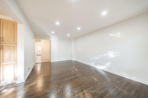 Photo 11 at 98 Tanjoe Crescent, Newtonbrook West, Toronto