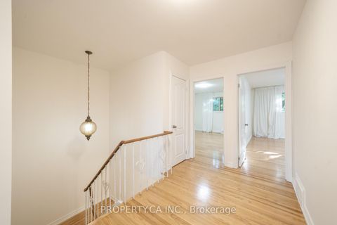 Photo 18 at 98 Tanjoe Crescent, Newtonbrook West, Toronto