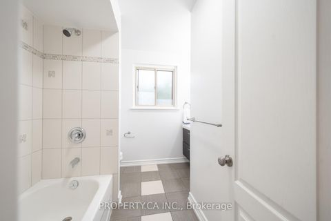 Photo 21 at 98 Tanjoe Crescent, Newtonbrook West, Toronto