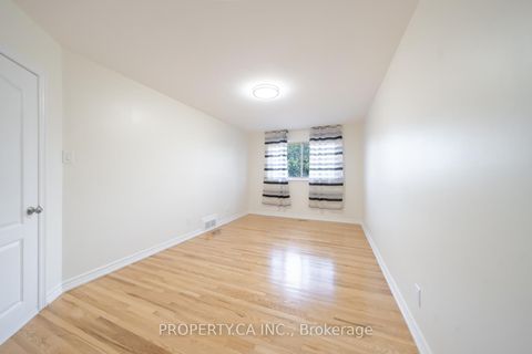 Photo 25 at 98 Tanjoe Crescent, Newtonbrook West, Toronto