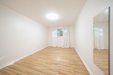 Photo 26 at 98 Tanjoe Crescent, Newtonbrook West, Toronto