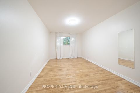 Photo 27 at 98 Tanjoe Crescent, Newtonbrook West, Toronto