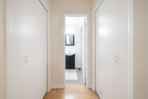 Photo 32 at 98 Tanjoe Crescent, Newtonbrook West, Toronto