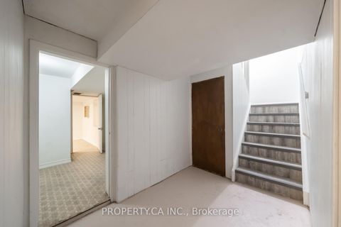 Photo 34 at 98 Tanjoe Crescent, Newtonbrook West, Toronto