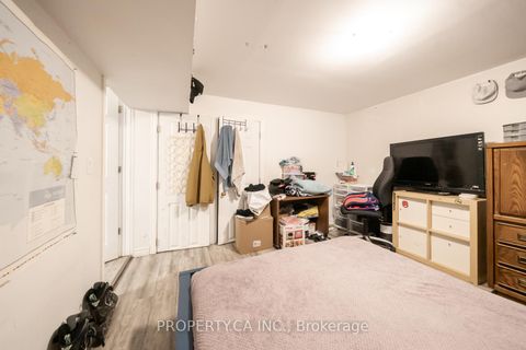 Photo 39 at 98 Tanjoe Crescent, Newtonbrook West, Toronto