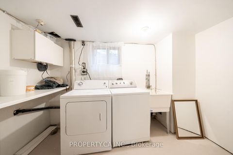 Photo 42 at 98 Tanjoe Crescent, Newtonbrook West, Toronto