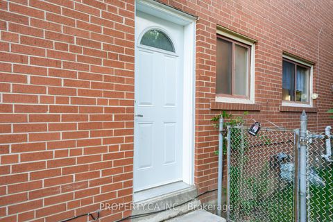 Photo 48 at 98 Tanjoe Crescent, Newtonbrook West, Toronto