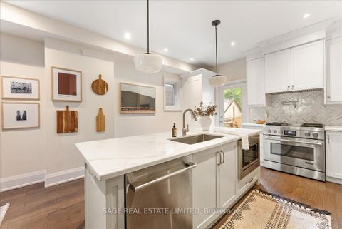 Photo 9 at 324 Beech Avenue, The Beaches, Toronto