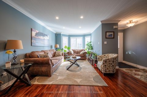 Photo 4 at 2130 Forest Gate Parkway, WT West Oak Trails, Oakville