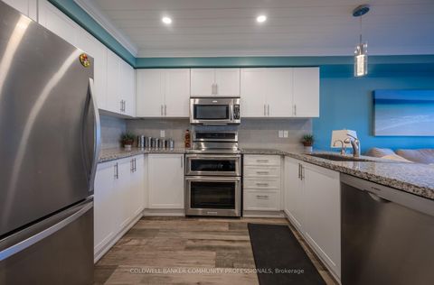 Photo 9 at 2130 Forest Gate Parkway, WT West Oak Trails, Oakville