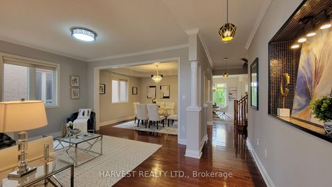 Photo 2 at 10 Conover Avenue, Bayview Northeast, Aurora