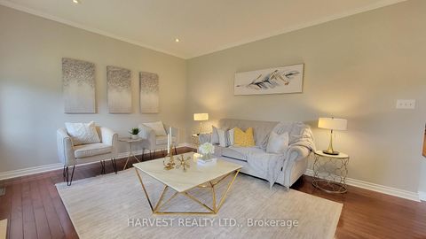 Photo 10 at 10 Conover Avenue, Bayview Northeast, Aurora