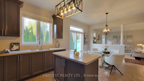 Photo 12 at 10 Conover Avenue, Bayview Northeast, Aurora