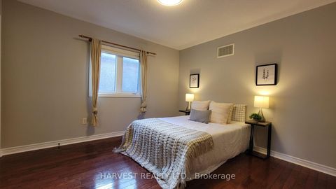 Photo 30 at 10 Conover Avenue, Bayview Northeast, Aurora