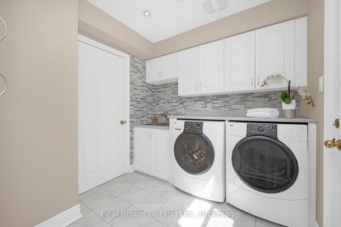 Photo 8 at 2015 Grosvenor Street, WC Wedgewood Creek, Oakville