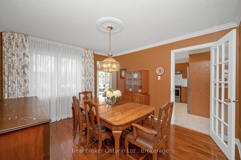Photo 15 at 2015 Grosvenor Street, WC Wedgewood Creek, Oakville