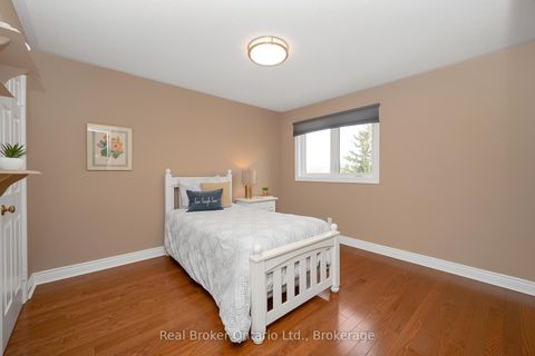 Photo 21 at 2015 Grosvenor Street, WC Wedgewood Creek, Oakville