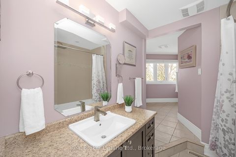 Photo 23 at 2015 Grosvenor Street, WC Wedgewood Creek, Oakville