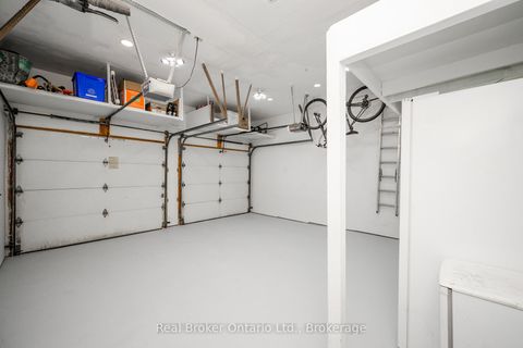 Photo 33 at 2015 Grosvenor Street, WC Wedgewood Creek, Oakville