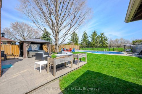 Photo 36 at 2015 Grosvenor Street, WC Wedgewood Creek, Oakville