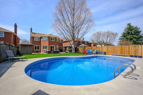 Photo 39 at 2015 Grosvenor Street, WC Wedgewood Creek, Oakville