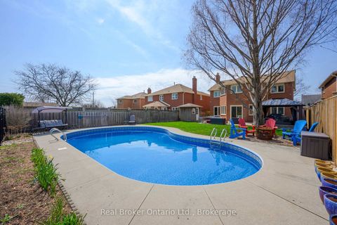 Photo 40 at 2015 Grosvenor Street, WC Wedgewood Creek, Oakville