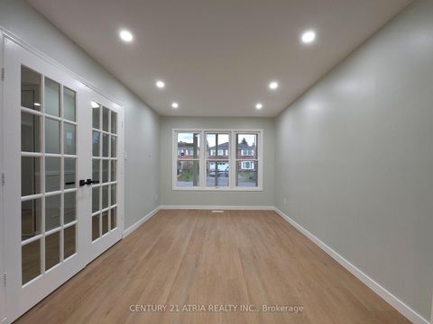 Photo 4 at 76 Carisbrooke Square, Malvern, Toronto