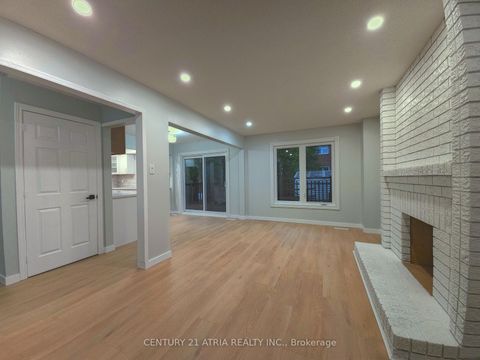 Photo 7 at 76 Carisbrooke Square, Malvern, Toronto