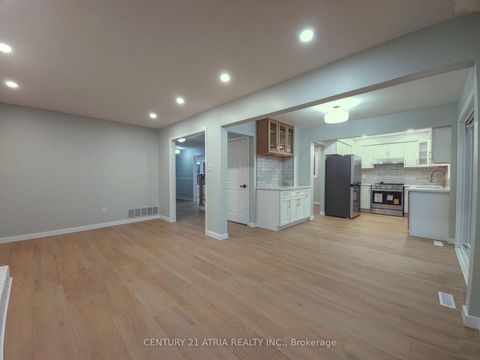 Photo 8 at 76 Carisbrooke Square, Malvern, Toronto
