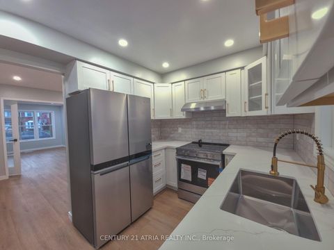 Photo 11 at 76 Carisbrooke Square, Malvern, Toronto