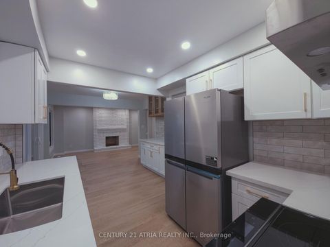 Photo 12 at 76 Carisbrooke Square, Malvern, Toronto