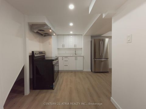 Photo 32 at 76 Carisbrooke Square, Malvern, Toronto