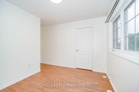Photo 17 at 4 - 2784 Eglinton Avenue E, Eglinton East, Toronto
