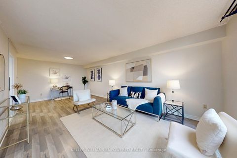 Photo 10 at 707 - 20 Harding Boulevard W, North Richvale, Richmond Hill