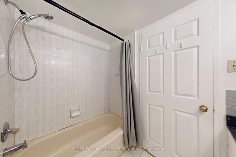 Photo 32 at 707 - 20 Harding Boulevard W, North Richvale, Richmond Hill