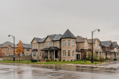 Photo 0 at 2 Boone Crescent, Kleinburg, Vaughan