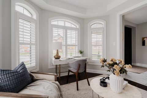 Photo 4 at 2 Boone Crescent, Kleinburg, Vaughan