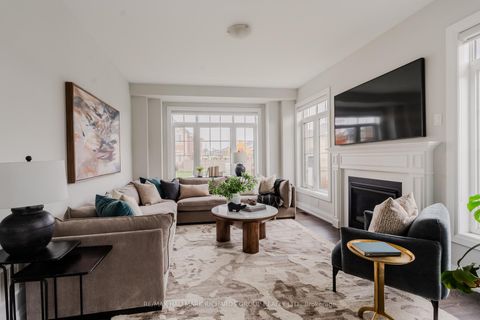 Photo 13 at 2 Boone Crescent, Kleinburg, Vaughan