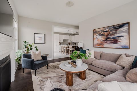 Photo 15 at 2 Boone Crescent, Kleinburg, Vaughan