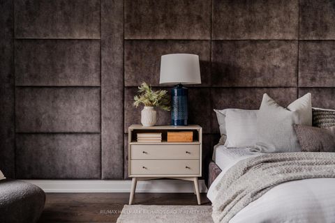 Photo 19 at 2 Boone Crescent, Kleinburg, Vaughan