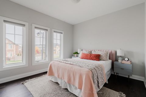 Photo 22 at 2 Boone Crescent, Kleinburg, Vaughan