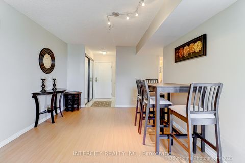Photo 6 at 703 - 5 Emerald Lane, Yorkhill, Vaughan