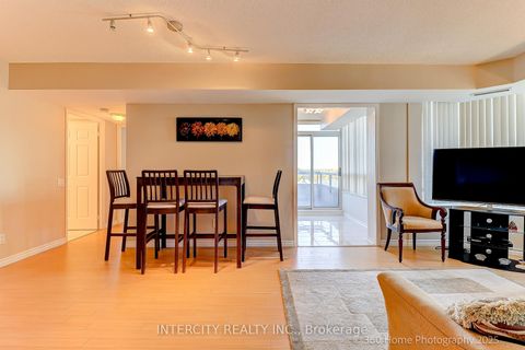 Photo 7 at 703 - 5 Emerald Lane, Yorkhill, Vaughan