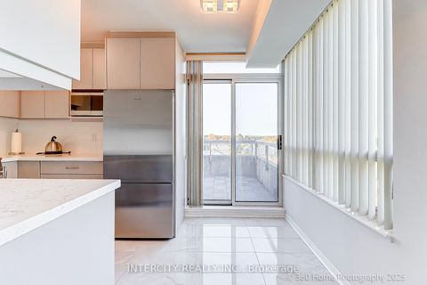 Photo 12 at 703 - 5 Emerald Lane, Yorkhill, Vaughan