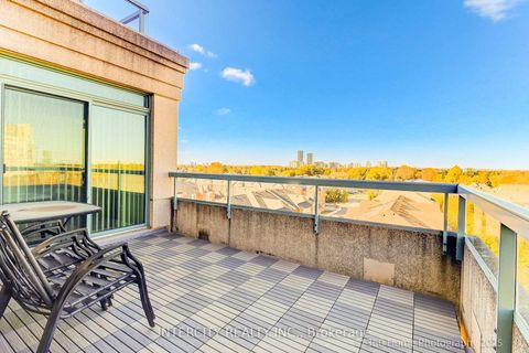 Photo 13 at 703 - 5 Emerald Lane, Yorkhill, Vaughan