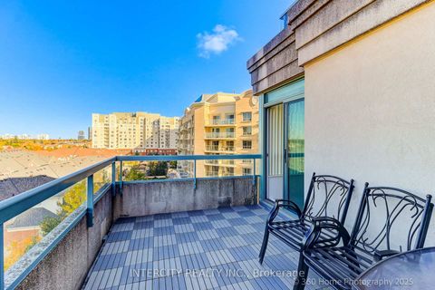 Photo 14 at 703 - 5 Emerald Lane, Yorkhill, Vaughan